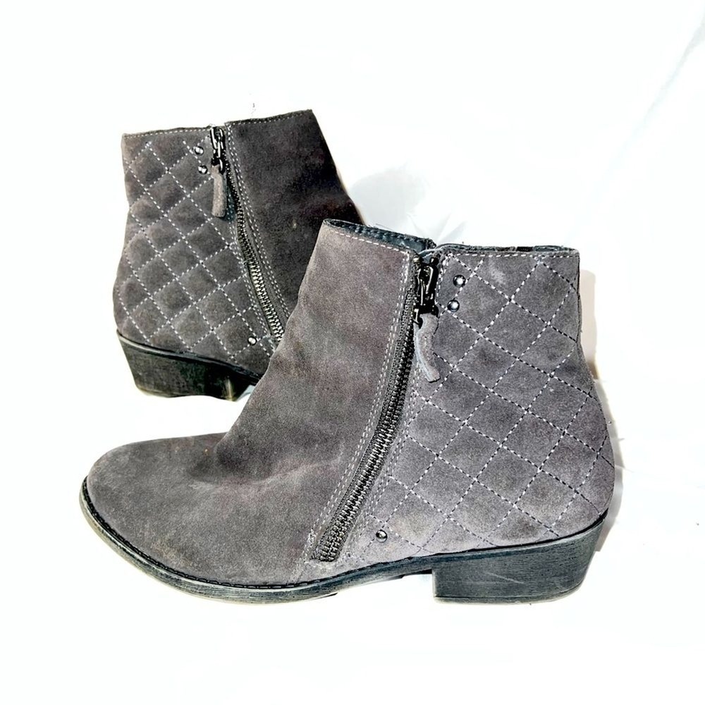 White Mountain Jodi Quilted Suede Ankle Boots Gray Side Zip Women's 8W